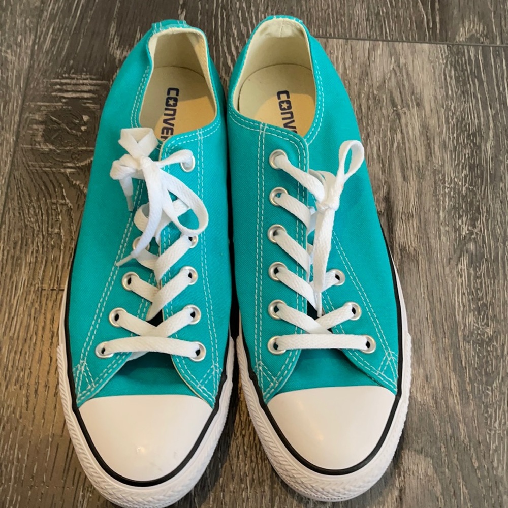 Converse - Women’s size 10